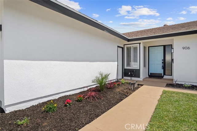 906 E Chalynn Avenue, Orange CA: https://media.crmls.org/medias/4a669166-1058-4ceb-8da0-e9a196b4edba.jpg