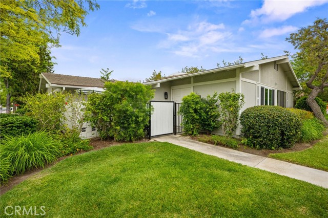 705 Avenida Sevilla, Laguna Woods CA: https://media.crmls.org/medias/4a669920-418f-4fdc-ba8f-14f3189e971d.jpg