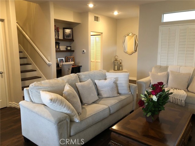 Detail Gallery Image 4 of 29 For 25530 Hemingway, Stevenson Ranch,  CA 91381 - 3 Beds | 3 Baths