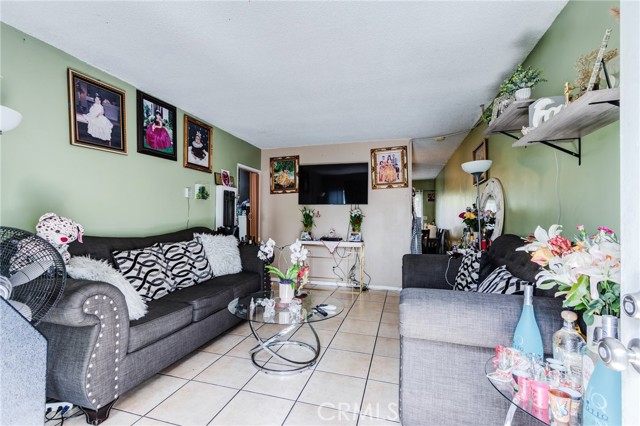 1222 N Placentia Avenue, Anaheim CA: https://media.crmls.org/medias/4a676bfe-a365-480c-a790-25c271fab3db.jpg