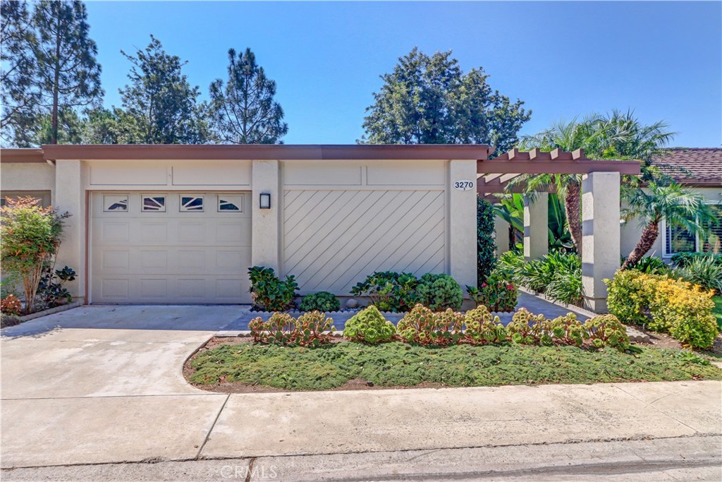 3270 San Amadeo #B