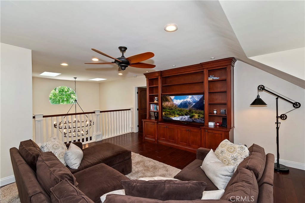 MLS #IG25184788 image #33