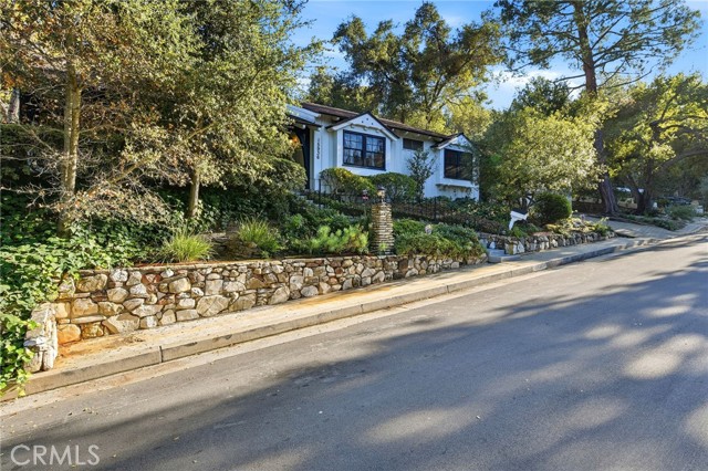 15936 Valley Wood Road, Sherman Oaks CA: https://media.crmls.org/medias/4a6ac51c-d8f1-46e5-93ac-61b80c8607dc.jpg