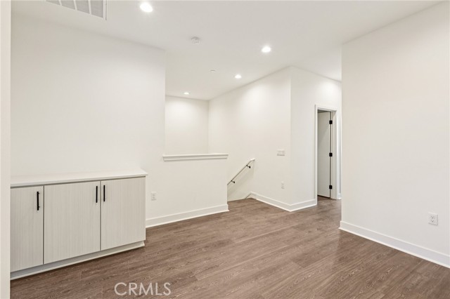 Detail Gallery Image 6 of 6 For 1329 Cantada Ct, El Cajon,  CA 92019 - 3 Beds | 3 Baths