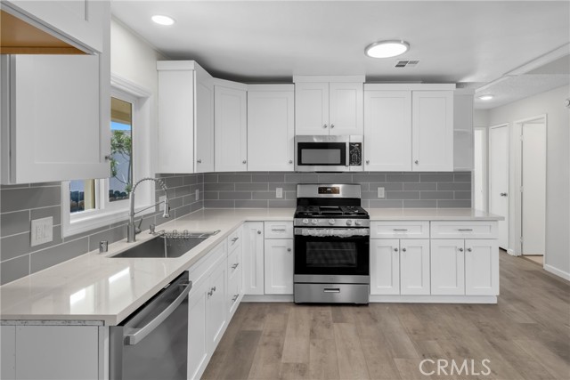 9984 Wrangler Way, Corona CA: https://media.crmls.org/medias/4a6b7bd7-315c-4dff-8e06-45220b0f0c4c.jpg