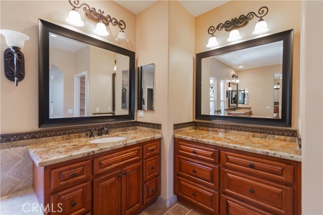 Detail Gallery Image 27 of 34 For 7 Mahogany Dr, Irvine,  CA 92620 - 5 Beds | 6/1 Baths