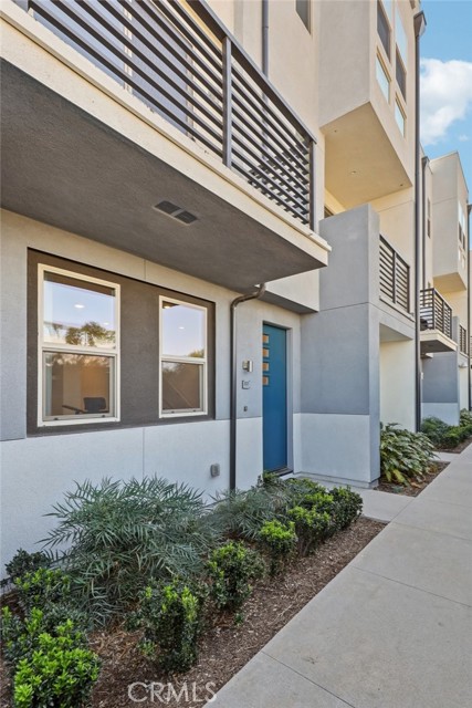 Front Image Thumbnail for CROC26048056