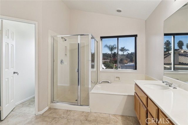 Detail Gallery Image 25 of 47 For 5667 Dartmoor Cir, Oceanside,  CA 92057 - 4 Beds | 3 Baths