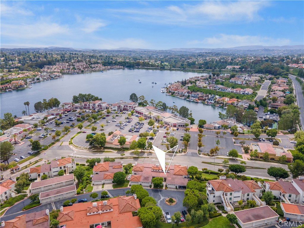 https://media.crmls.org/medias/4a6f1db4-a352-440e-b701-02b5b8c25d88.jpg?preset=X-Large