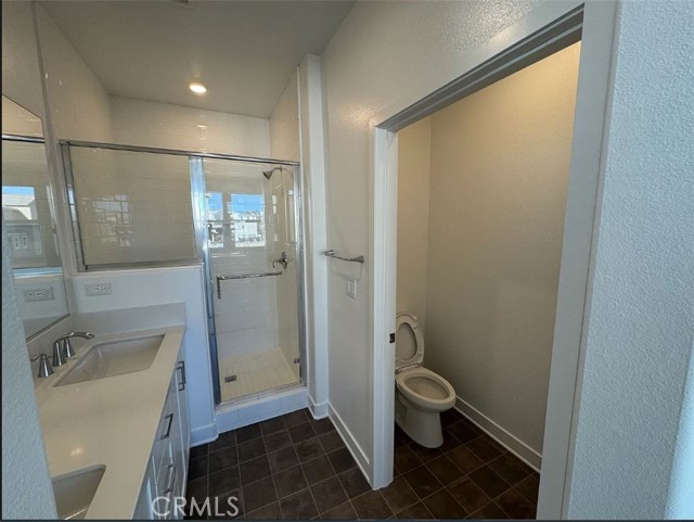 Detail Gallery Image 5 of 7 For 27425 Catalogue Way, Valencia,  CA 91381 - 4 Beds | 2/1 Baths