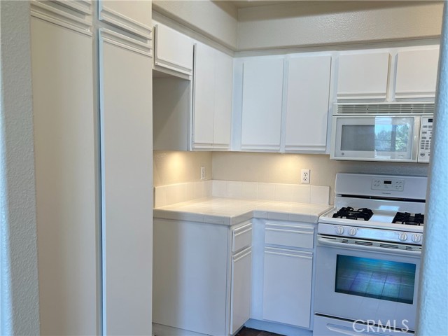 7997 E Viewrim, Anaheim Hills CA: https://media.crmls.org/medias/4a7050e7-373e-4617-8843-d74ddd60238b.jpg