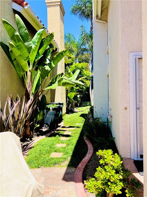 17 Albergar, San Clemente CA: https://media.crmls.org/medias/4a7106a3-9fb9-4d1b-a49b-48022d456090.jpg