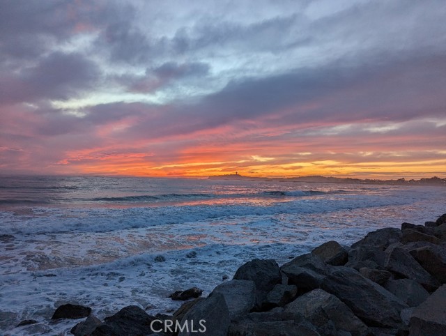 121 Magellan Avenue, Half Moon Bay CA: https://media.crmls.org/medias/4a71e86f-a9c0-4805-ae5a-6e24e64da023.jpg