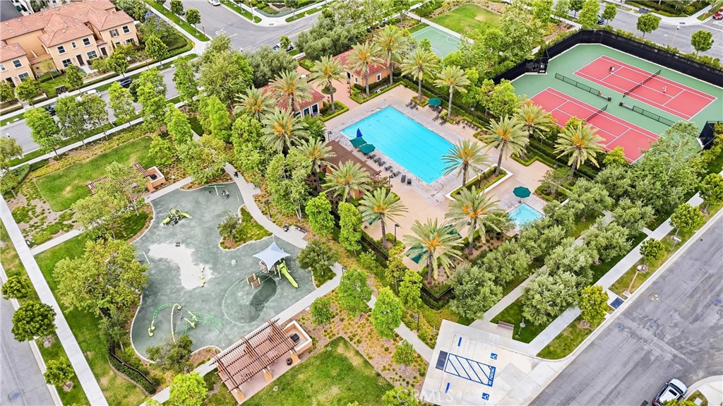 https://media.crmls.org/medias/4a71fa35-910c-492d-91e4-921614905681.jpg?preset=X-Large