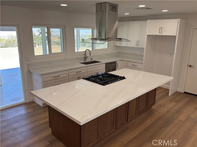 Detail Gallery Image 8 of 25 For 32358 Emerald, Lucerne Valley,  CA 92356 - 3 Beds | 2 Baths