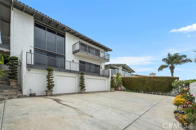 953 Via Del Monte, Palos Verdes Estates CA: https://media.crmls.org/medias/4a727c99-57a5-44e3-b969-c1c863dd5e0e.jpg