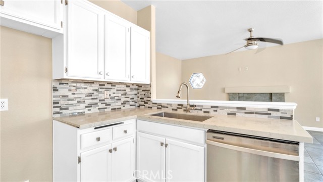 Detail Gallery Image 13 of 53 For 13257 Antioch Cir, Victorville,  CA 92392 - 4 Beds | 2/1 Baths