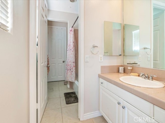 190 Cross Rail Lane, Norco CA: https://media.crmls.org/medias/4a72fe04-45a7-4a16-850e-370bf8d6193a.jpg