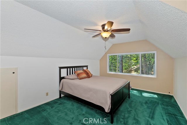 Detail Gallery Image 22 of 40 For 26661 Lake Forest Dr, Twin Peaks,  CA 92391 - 3 Beds | 2/1 Baths