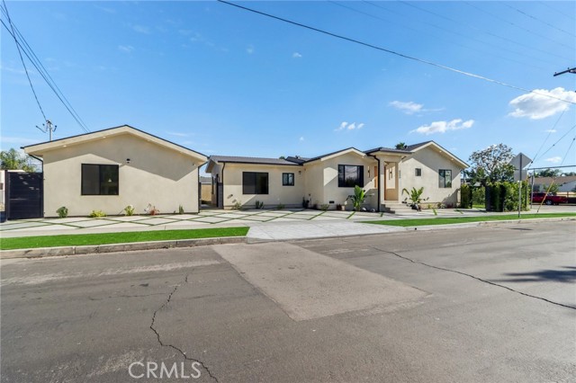 Detail Gallery Image 3 of 60 For 8006 Lloyd Ave, North Hollywood,  CA 91605 - 7 Beds | 6 Baths