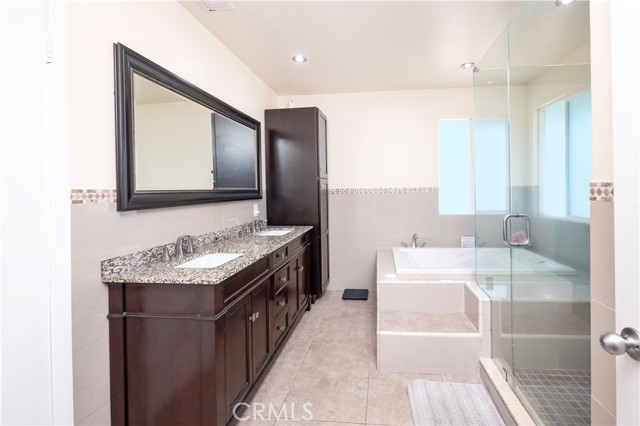 Detail Gallery Image 19 of 71 For 3985 Oakridge Cir, Norco,  CA 92860 - 5 Beds | 3 Baths
