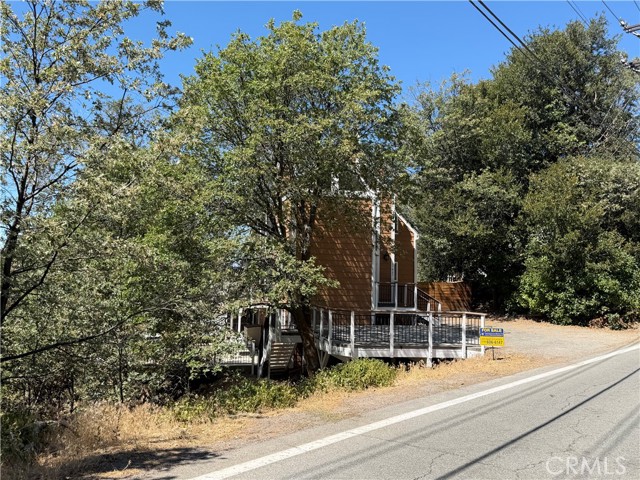 27647 Matterhorn Drive, Lake Arrowhead, CA 92352