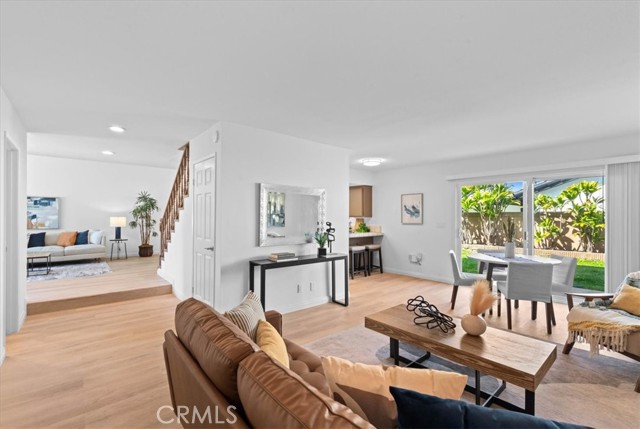 Detail Gallery Image 6 of 34 For 12325 Glynn, Downey,  CA 90242 - 4 Beds | 2/1 Baths