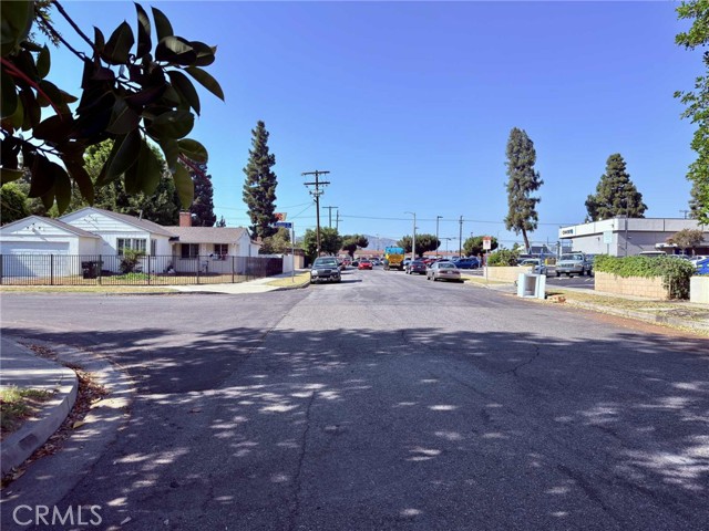 18536 Sunburst Street, Northridge CA: https://media.crmls.org/medias/4a74fda3-ecc7-47d6-a98f-a85336258431.jpg