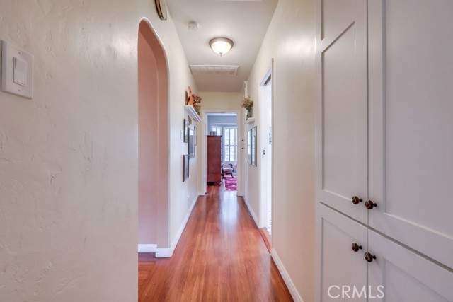 3952 Gaviota Avenue, Long Beach CA: https://media.crmls.org/medias/4a75776b-874a-44ce-83ec-6f014a776ec3.jpg