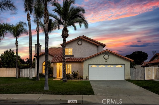 Detail Gallery Image 3 of 27 For 1228 W Woodcrest Street, Bloomington,  CA 92316 - 5 Beds | 2/1 Baths