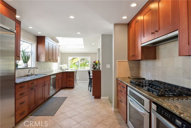 3504 Laurel Avenue, Manhattan Beach, California 90266, 3 Bedrooms Bedrooms, ,3 BathroomsBathrooms,Residential,Sold,Laurel,SB21071464