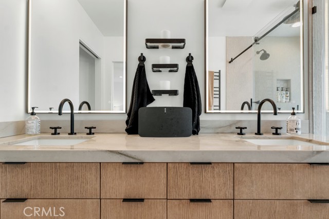 Detail Gallery Image 25 of 36 For 129 Moonstone St, Manhattan Beach,  CA 90266 - 3 Beds | 4 Baths