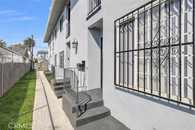 Front Image Thumbnail for CRIG25281541