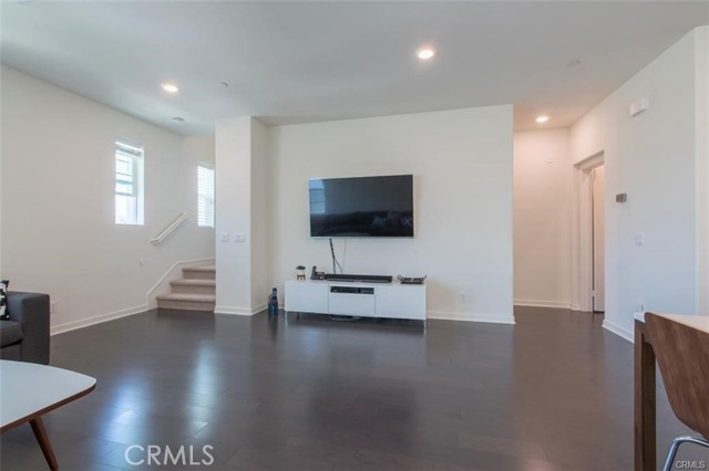 Detail Gallery Image 8 of 49 For 140 Paramount, Irvine,  CA 92618 - 3 Beds | 3/1 Baths