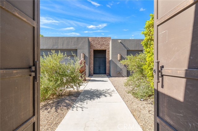 2600 E Vincentia, Palm Springs, CA 92262