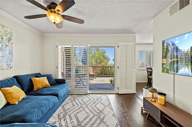 Detail Gallery Image 15 of 33 For 15614 Crestview Ln #63,  Granada Hills,  CA 91344 - 2 Beds | 3 Baths