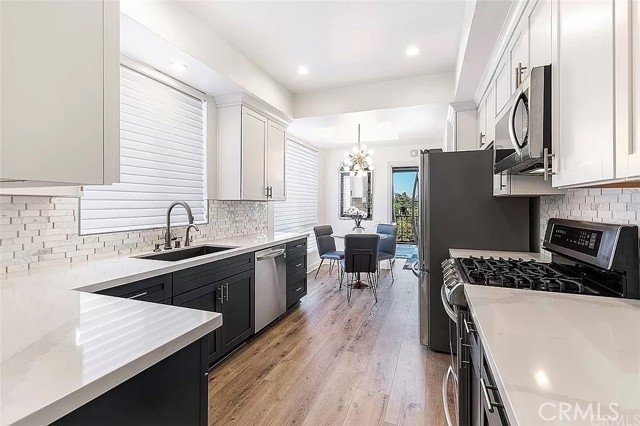 Detail Gallery Image 5 of 26 For 4454 Ventura Canyon Ave #305,  Sherman Oaks,  CA 91423 - 2 Beds | 2 Baths