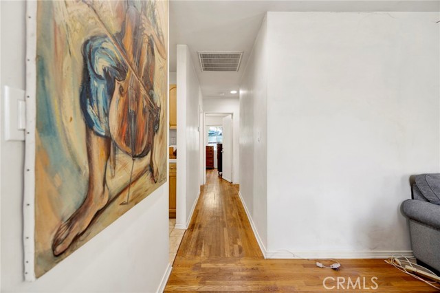 7937 Vantage Avenue, North Hollywood CA: https://media.crmls.org/medias/4a7a6bbf-c9ca-4d8c-a313-c8e933dd526a.jpg