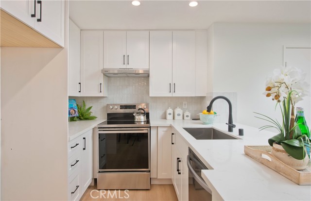 Detail Gallery Image 6 of 21 For 25027 Peachland Ave #160,  Newhall,  CA 91321 - 2 Beds | 2 Baths
