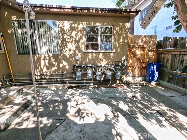 6944 Radford Avenue, North Hollywood CA: https://media.crmls.org/medias/4a7b1bdd-0347-49e1-a912-4dac88596d17.jpg