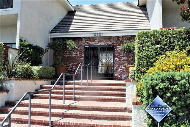 Detail Gallery Image 1 of 1 For 10201 Mason Ave #83,  Chatsworth,  CA 91311 - 2 Beds | 2/1 Baths