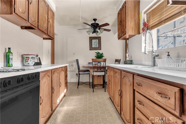 Detail Gallery Image 23 of 50 For 9415 Annetta, South Gate,  CA 90280 - 3 Beds | 3 Baths