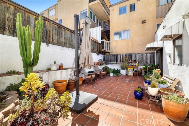 3512 Manhattan Avenue, Manhattan Beach, California 90266, 2 Bedrooms Bedrooms, ,2 BathroomsBathrooms,Residential,Sold,Manhattan Avenue,SB22078651
