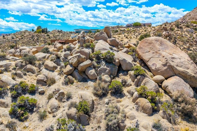 57710 Bandera Road, Yucca Valley CA: https://media.crmls.org/medias/4a7dadba-39da-4e18-bf58-199ce53e2fdd.jpg