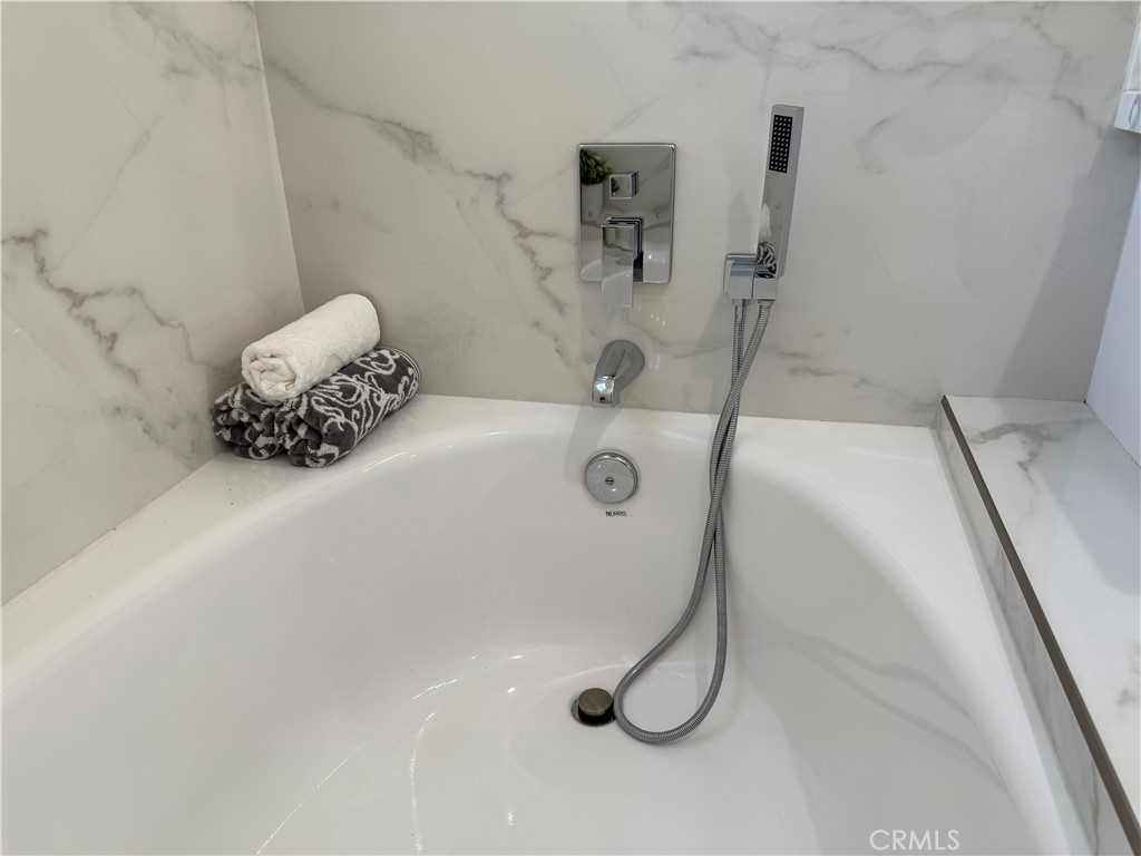 https://media.crmls.org/medias/4a7e6990-8ecb-46b4-aa88-32ebe7a4a796.jpg?preset=X-Large