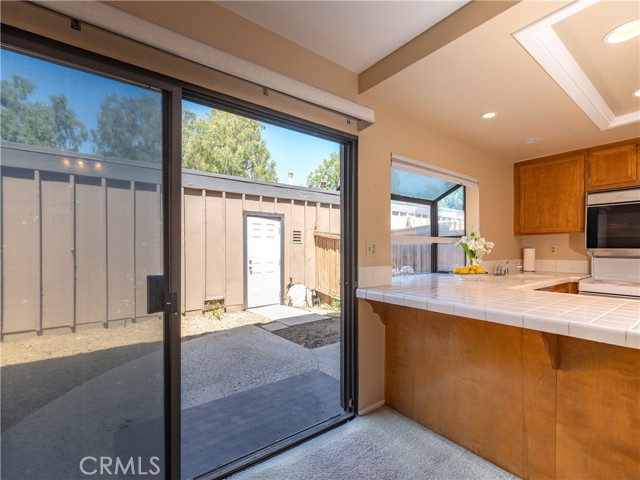 Detail Gallery Image 12 of 24 For 9757 Reseda Bld #71,  Northridge,  CA 91324 - 2 Beds | 3 Baths