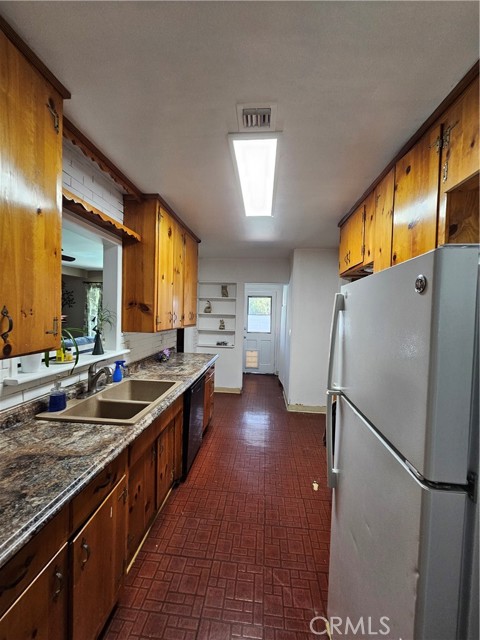 5573 Bonnie Brae Street, Montclair CA: https://media.crmls.org/medias/4a7ee5a1-cd4f-4f79-82b4-f32fccbb0af8.jpg