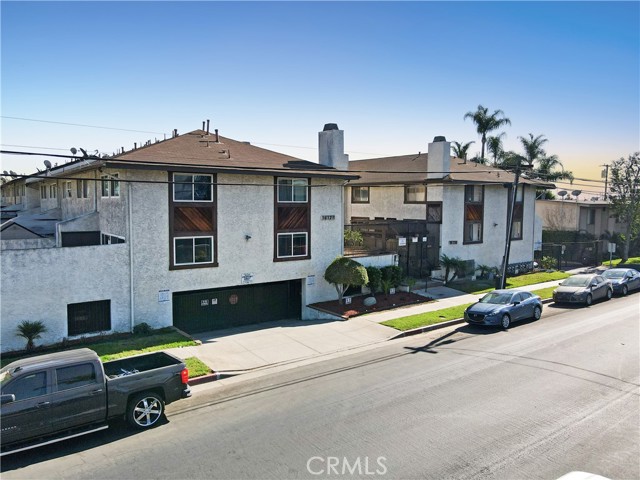 Detail Gallery Image 2 of 37 For 16126 Cornuta Ave #111,  Bellflower,  CA 90706 - 3 Beds | 2 Baths