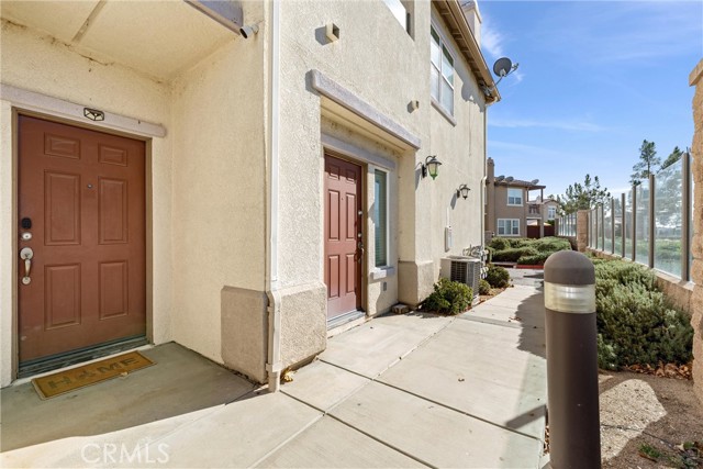 Detail Gallery Image 2 of 34 For 15415 Park Point Ave #102,  Lake Elsinore,  CA 92532 - 3 Beds | 2 Baths