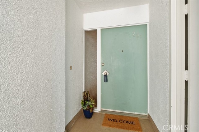 21703 Ocean Vista Dr 201A, Laguna Beach CA: https://media.crmls.org/medias/4a806c8c-b9dc-4386-90c0-04ad1516f13f.jpg
